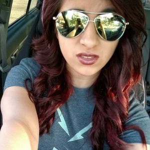 Meet your Posher, Alexis